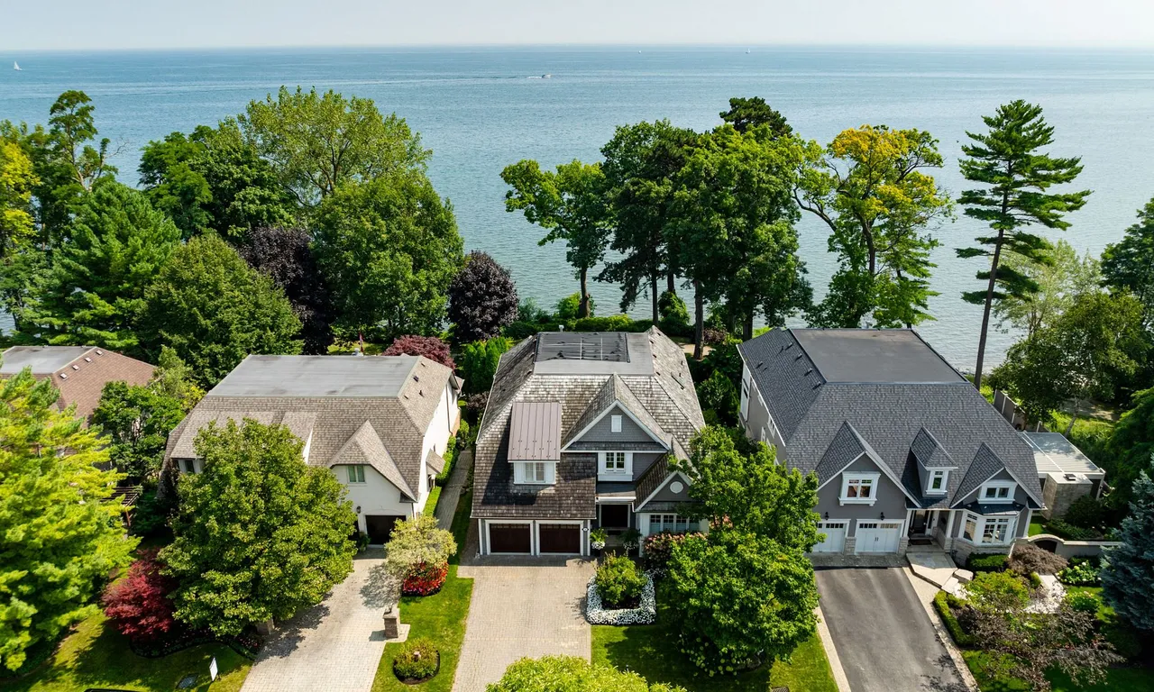 18 Holyrood Ave, Oakville, ON L6K 2V3
