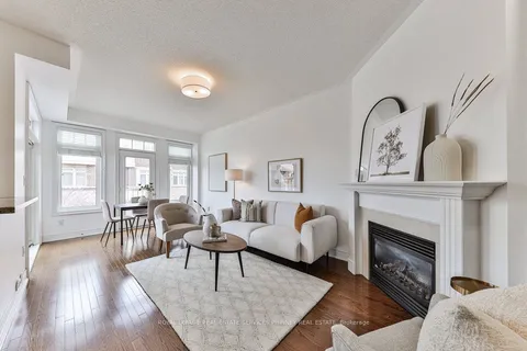 2032 Lakeshore Rd, Mississauga, ON L5J 1J8