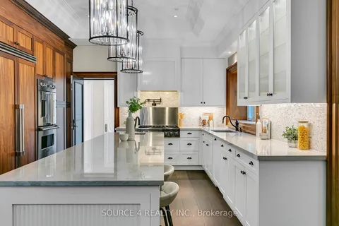 1 Westmount Park Rd, Toronto, ON M9P 1R4