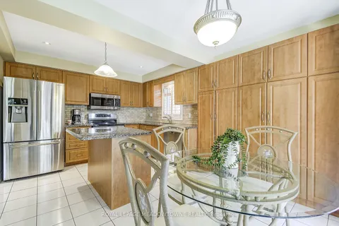 5348 Westhampton Rd, Mississauga, ON L5M 5E4