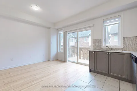 3952 Leonardo St, Burlington, ON L7M 0Z7