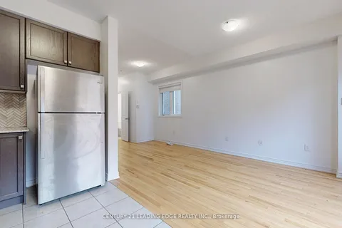 3952 Leonardo St, Burlington, ON L7M 0Z7