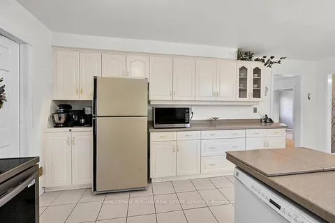 1929 Fieldgate Dr, Burlington, ON L7P 3H4