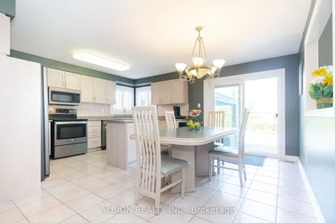 71 Rolling Hills Lane, Caledon, ON L7E 1T8