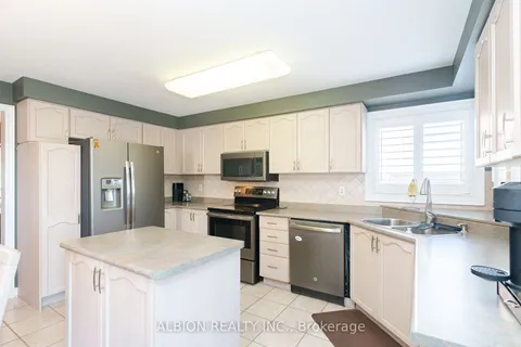 71 Rolling Hills Lane, Caledon, ON L7E 1T8