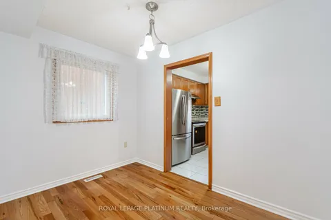 28 Kentucky Dr, Brampton, ON L6Y 4G2