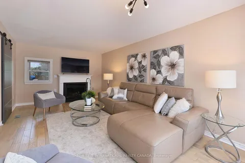 1217 Tavistock Dr, Burlington, ON L7P 2N6
