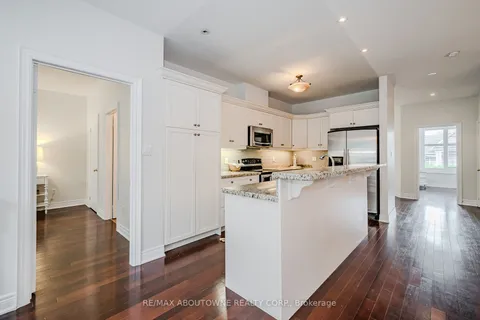 2946 Singleton Common, Burlington, ON L7M 0B4