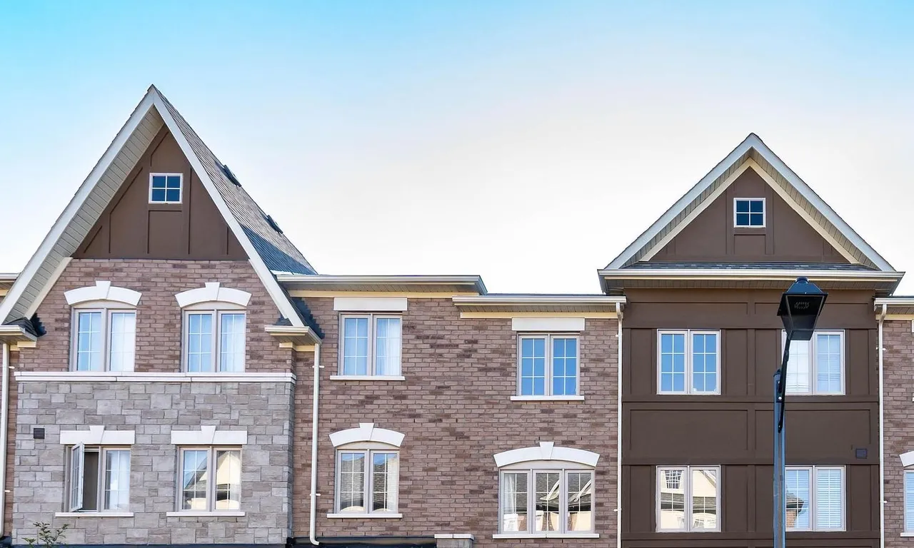 68 First St, Orangeville, ON L9W 2E4