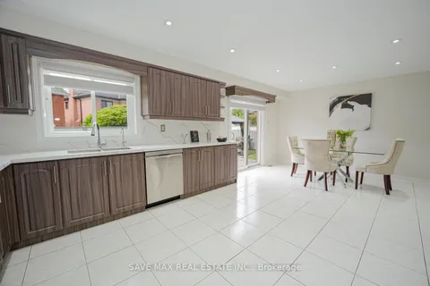 5 Crowsnest Cres, Brampton, ON L6R 1E2
