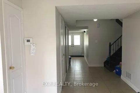 751 Candlestick Circ, Mississauga, ON L4Z 0B2