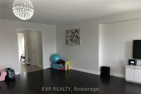 751 Candlestick Circ, Mississauga, ON L4Z 0B2