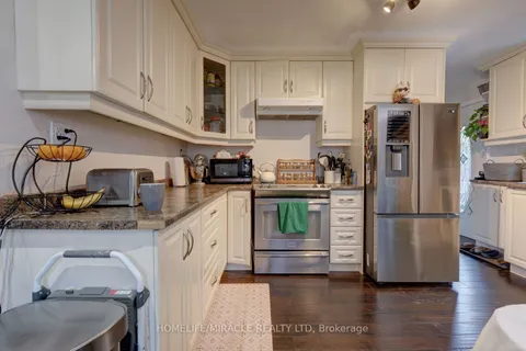 84 McCraney St, Oakville, ON L6H 1H4