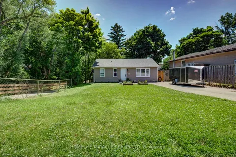 84 McCraney St, Oakville, ON L6H 1H4