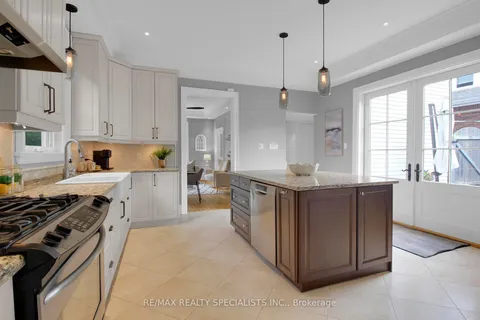 376 Pine St, Milton, ON L9T 1K9