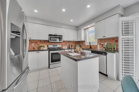 7 Mistycreek Cres, Brampton, ON L7A 2N4
