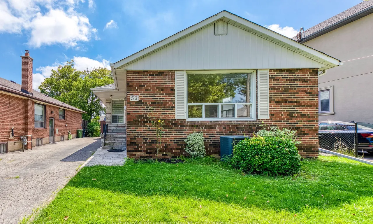 53 Lynnford Dr, Toronto, ON M9B 1H8