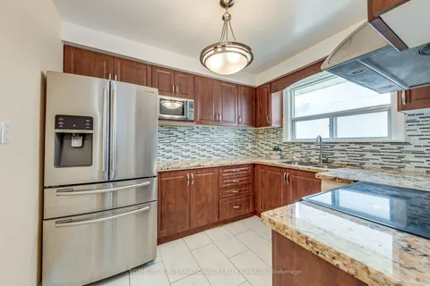 53 Lynnford Dr, Toronto, ON M9B 1H8