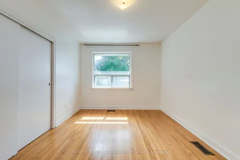 53 Lynnford Dr, Toronto, ON M9B 1H8