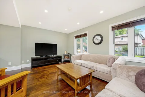 35 Inglewood Dr, Brampton, ON L6W 2N4