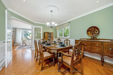 35 Inglewood Dr, Brampton, ON L6W 2N4