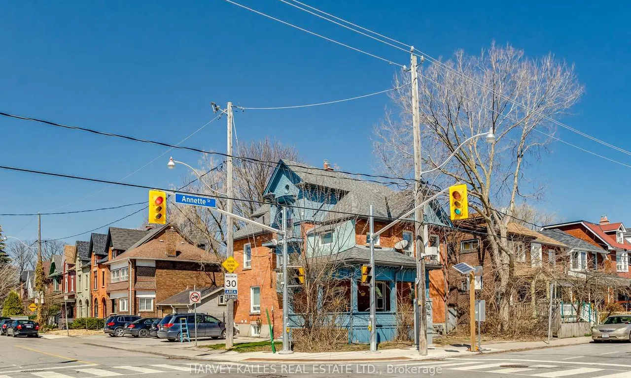 236 Annette St, Toronto, ON M6P 1P8