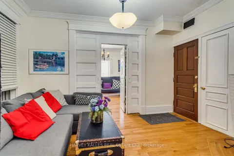 236 Annette St, Toronto, ON M6P 1P8