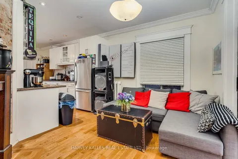 236 Annette St, Toronto, ON M6P 1P8