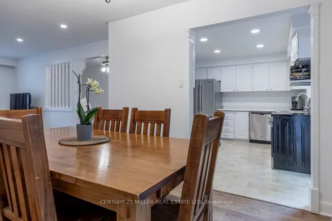 4018 Kingston Crt, Burlington, ON L7L 4Y5