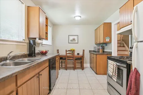 468 Anthony Dr, Oakville, ON L6J 2K5