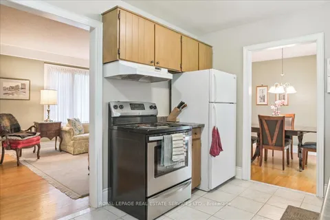 468 Anthony Dr, Oakville, ON L6J 2K5