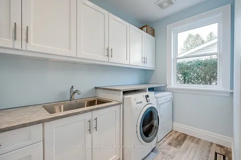 240 Pine Cove Rd, Burlington, ON L7N 1W2