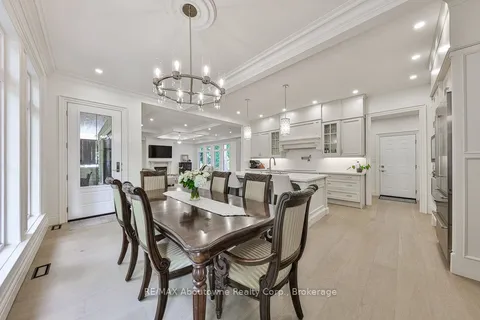 2409 Lakeshore Rd, Burlington, ON L7R 1B8