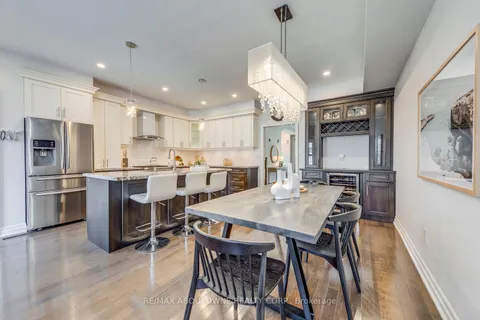 261 Gatwick Dr, Oakville, ON L6H 7K3
