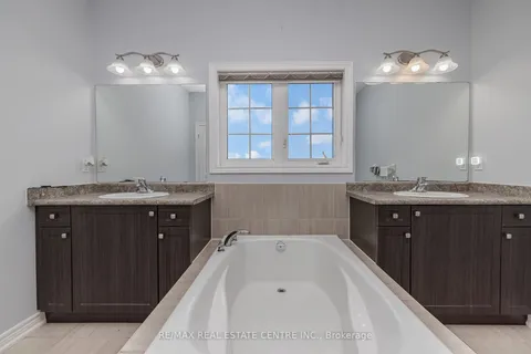 4 O&apos;connor Cres, Brampton, ON L7A 5A6