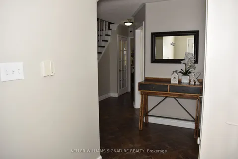 7058 Stoneywood Way, Mississauga, ON L5N 6Y5