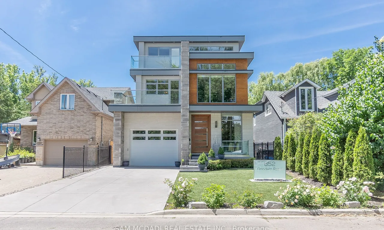 852 Goodwin Rd, Mississauga, ON L5G 4J7