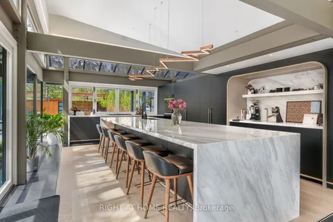 80 North Dr, Toronto, ON M9A 4R2