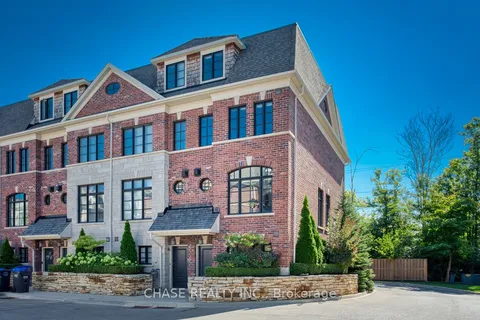 2068 Queensborough Gate, Mississauga, ON L5M 0X9