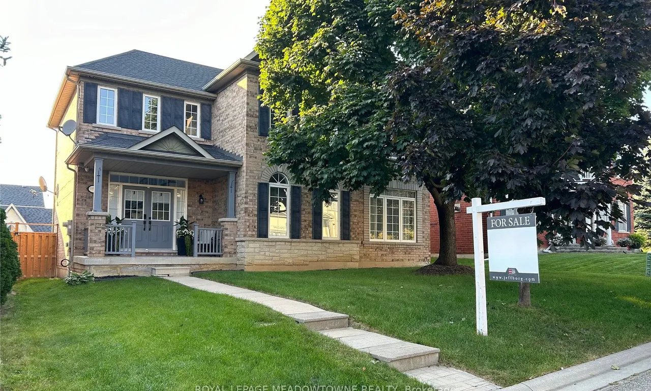 7129 Gillespie Lane, Mississauga, ON L5W 1E8