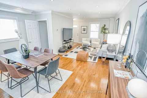 303 Maria St, Toronto, ON M6P 1W6