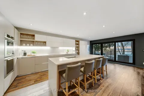 868 Danforth Pl, Burlington, ON L7T 1S2