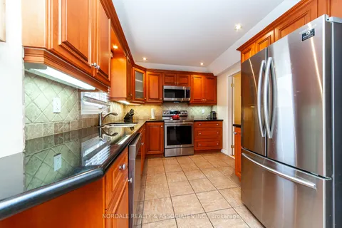 4485 Weymouth Commons Cres, Mississauga, ON L5R 1P5