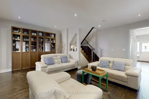 3 Dillon Dr, Brampton, ON L6X 3B6
