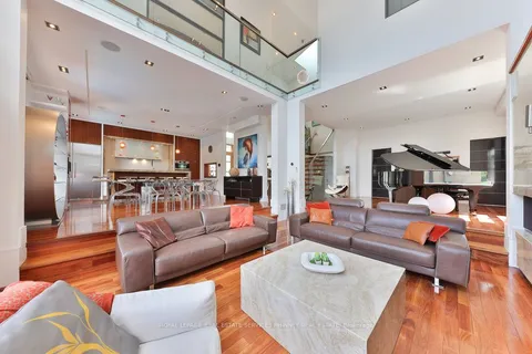 622 Kozel Crt, Mississauga, ON L4Z 4E4