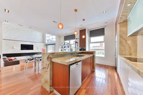 622 Kozel Crt, Mississauga, ON L4Z 4E4