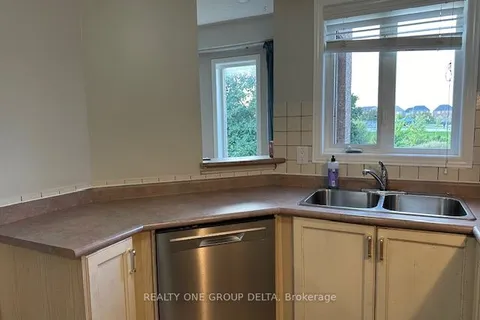 63D View Green Cres, Toronto, ON M9W 7E1