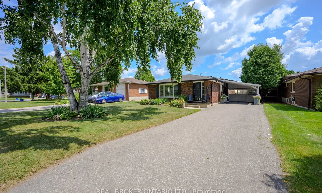 905 Cloverleaf Dr, Burlington, ON L7T 3Y8