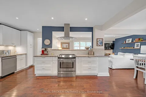 905 Cloverleaf Dr, Burlington, ON L7T 3Y8