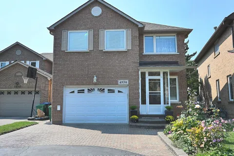 4550 Kettleby Crt, Mississauga, ON L4Z 2V7